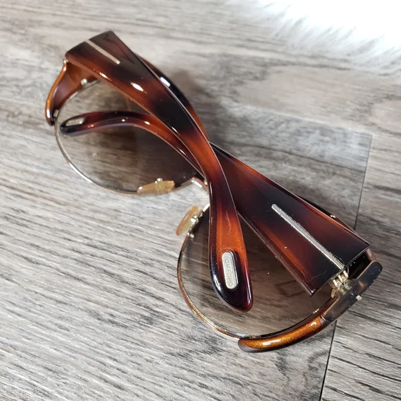 TOM FORD - Sunglasses & case
